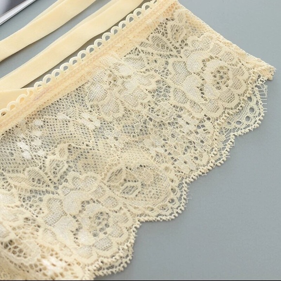 New Medium Cream Floral Lace Cheeky Panties NWT - Picture 4 of 4
